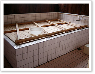 各部屋にテレビ設置（地デジ対応済み）